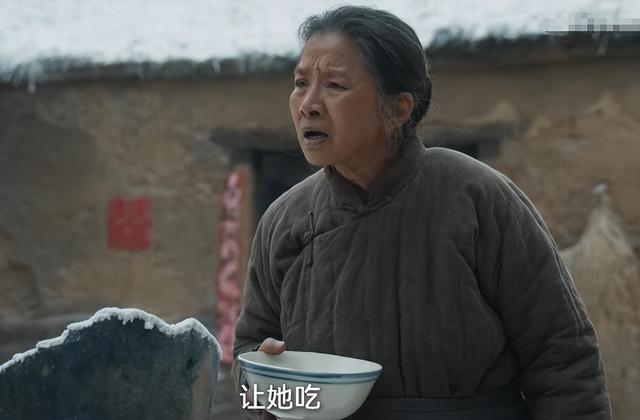 博主点评《生万物》角色“大脚娘”