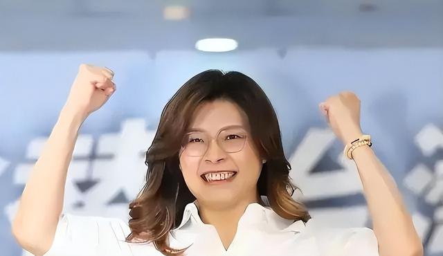 国民党主席位置坐稳，郑丽文摊牌了：两岸不回归和平，其他是侈谈