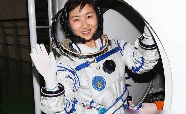 女航天员在太空中，怎么保护自己的隐私？航天女英雄牺牲太大了