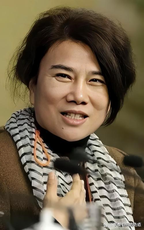 被停职审查、转移格力资产	、搞办公室恋情，董明珠身上谣言太离谱