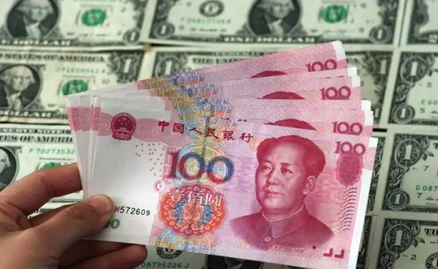 刚刚抛售257亿美债，白宫陷入关门危机,关键时刻一架专机落地中国