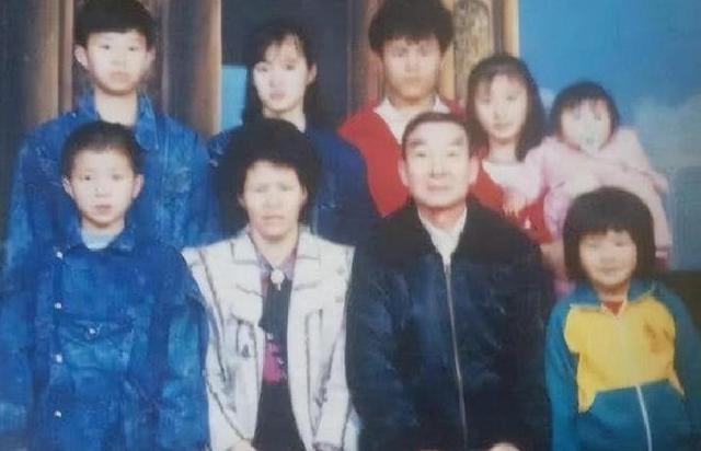 92岁台湾老兵回重庆寻亲，下飞机后却怒斥子女：这不还是台北