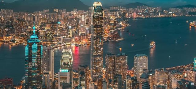 轰动全香港！香港男子辞职卖房准备移民英国，全家却离奇惨死酒店