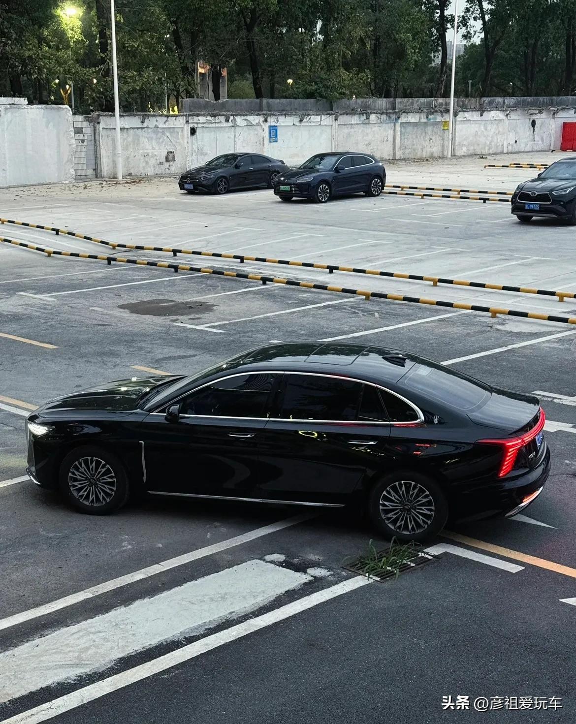 红旗H5 2.0T动力性能_哈弗h5舒适性怎么样_红旗H5 混动版油耗对比