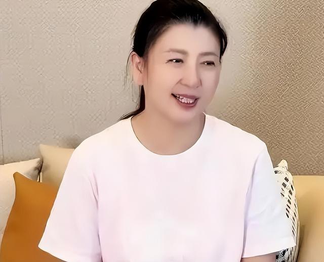 闫学晶哭穷风波大反转！儿子忍不住说出真相	，有一点让那英说对了