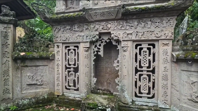 湖北神奇的百年古寨，四面环山环境优美，人鬼同屋全国罕见