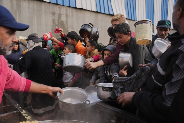 年度十大热点事件盘点：特朗普新政掀波澜，从贸易战到AI热潮！