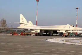 乌克兰无人机突破拦截，3架图-95被摧毁！莫斯科阅兵时还安全吗？图片