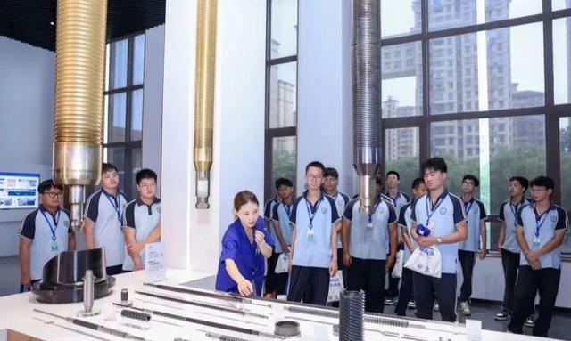 全国科普月丨海盐县主场活动启动，科学副校长覆盖全县中小学