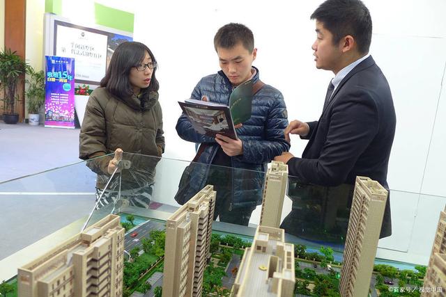 曹德旺预言：2025年，没有买房的人，五年后是失败者还是幸运儿？