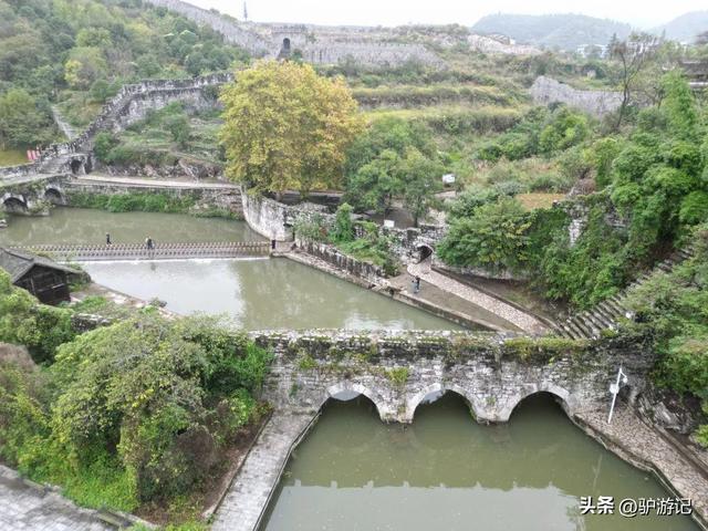 贵州古桥界的顶流，400年后坚固如初，却被称为豆腐桥！