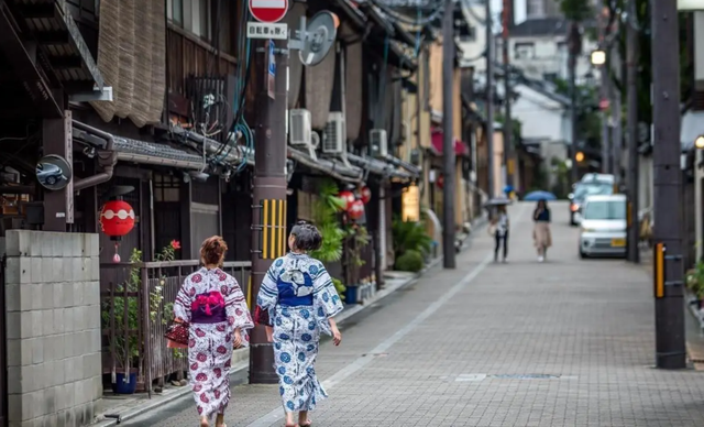 中俄联手了，海空合围琉球岛	，高市早苗终于要认怂了？