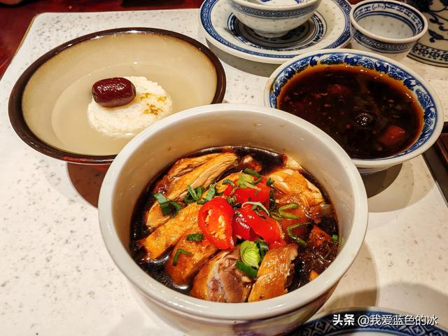 以吃的名义南京一日游：南京大牌档的午餐，四个招牌菜点了三样