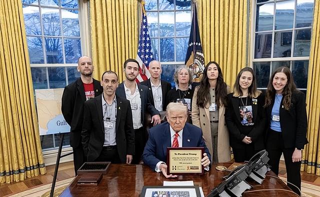 特朗普邀请20名前哈马斯人质做客白宫，专机背后暗藏何种玄机？