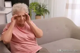 老年痴呆老人夜间闹腾怎么办？谈谈我的几点看法很实用，供参考图片