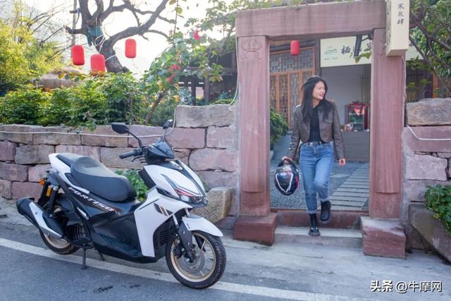 迎着阳光 向着南山 与鸿150S奔跑在城市和山野之间