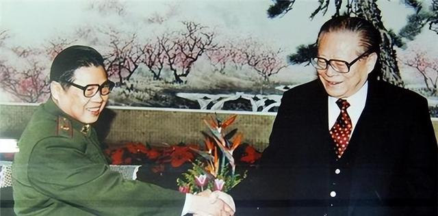 82年，张爱萍上将见到江泽民，吃惊道：原来你是江上青的儿子