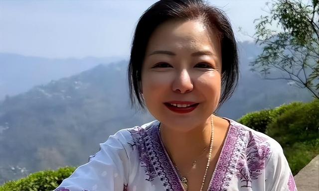 北京大姐爱上小19岁僧人，豪掷500万盖寺庙，11年了过得怎么样？