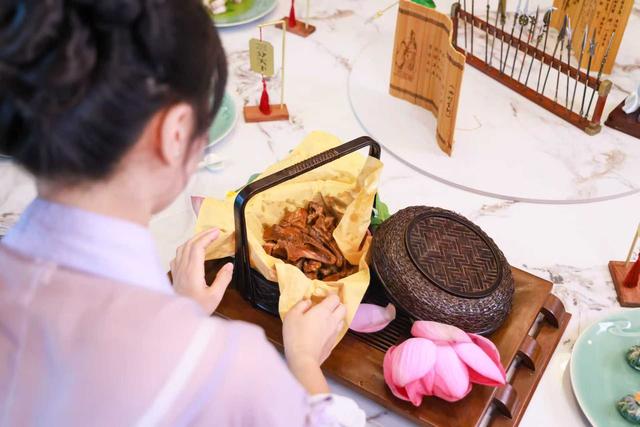 三国水浒城解锁文旅新体验：“烽火三国”主题宴让经典“活”起来