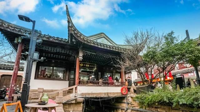 雪映孝桥承善念，福彩扶老暖平江​