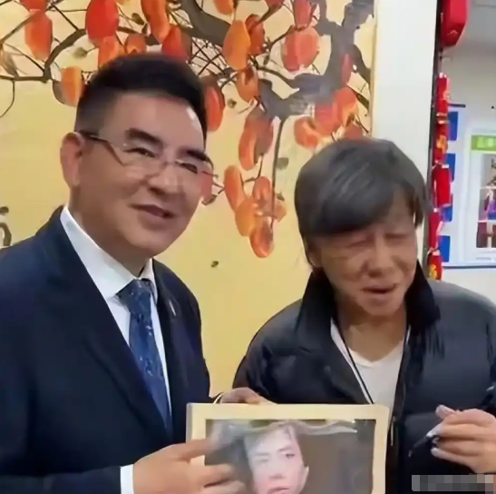 怒撕遮羞布！梁小龙死因被推翻,陈光标公布去世真相,并非因病去世