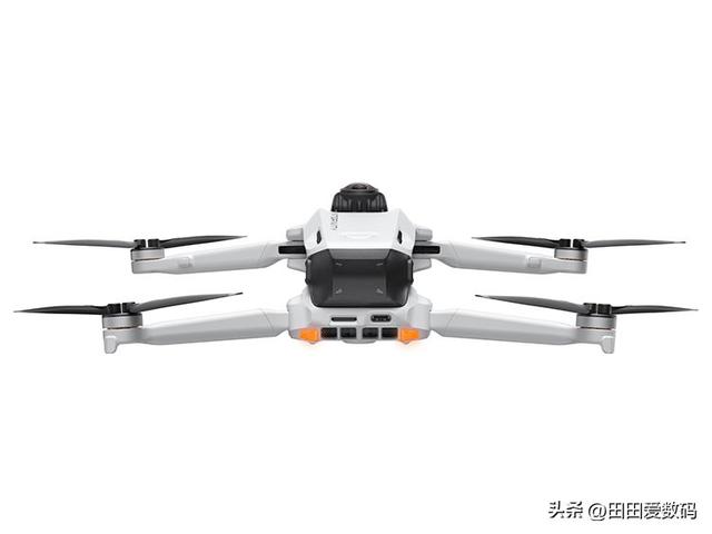 Insta360 技术加持！ Antigravity A1 无人机 8K 全景拍摄，零盲点视角