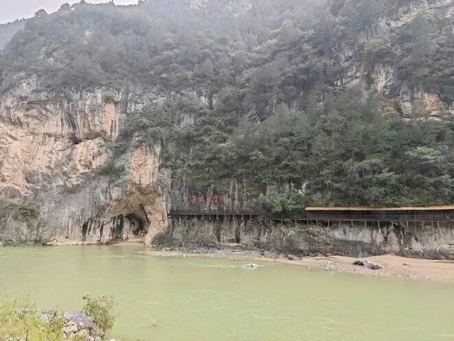 (胡雨欣)徽县考察记：秋雨中随师友循古道，探千年文脉