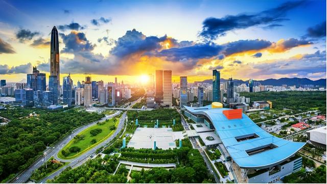 深圳多发达？打飞的上班，300多亿造雪！无线充电随处可见