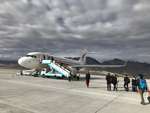 攻不了也守不住！中国空军在西藏上空，被印度空军足足欺负了40年
