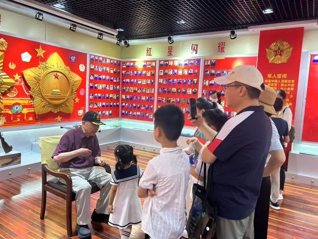 行走中感悟百年精武精神，文明实践焕新彩！