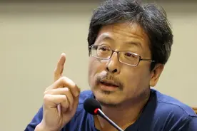 冷军画水龙头卖115万，为何一幅画如此高价？放大5倍后不再受质疑图片