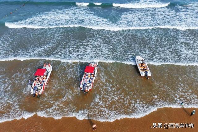 西海岸金沙滩，“人浪”来袭！