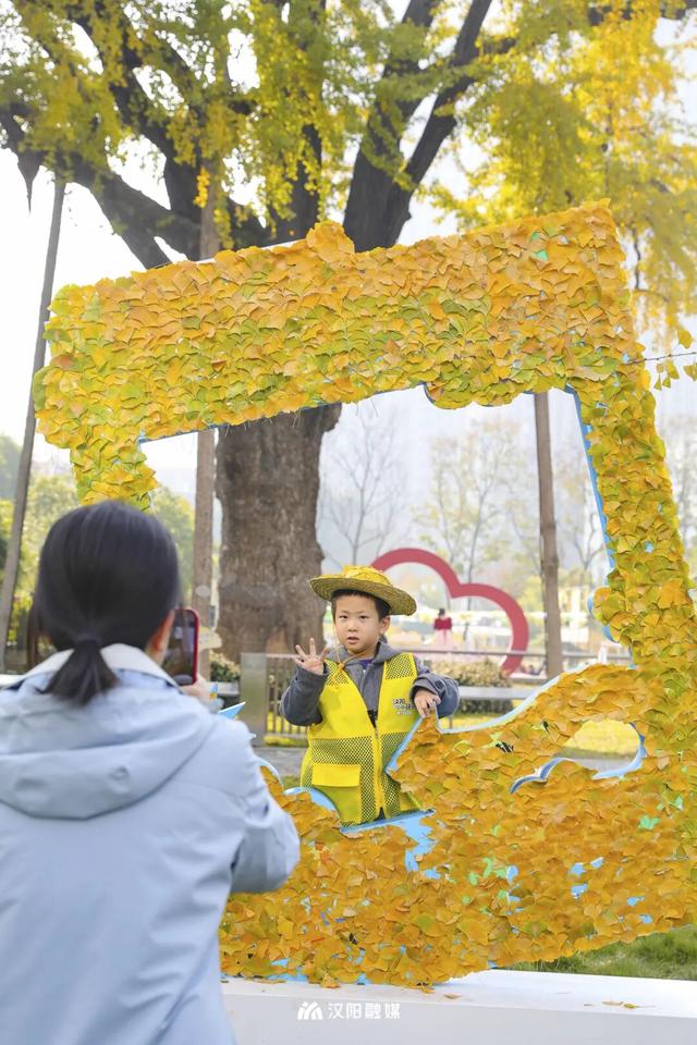 546岁的她过生日！万余市民来汉阳排起长队