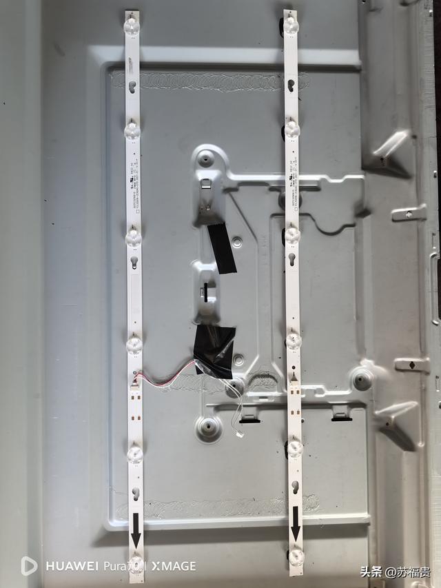 修理小米32吋液晶电视黑屏换灯珠