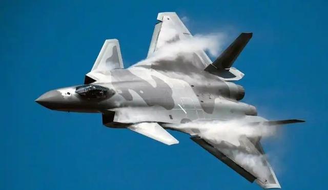 美媒：中国在超级大国垮台前购入顶级战机，抓住了赶美超俄的契机