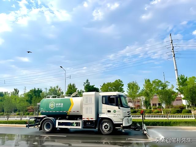 国庆淄博马路干净到反光！“智慧大脑”当体检师，30分钟清脏污
