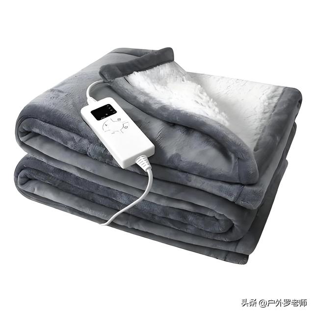 退休自驾不用搬箱！“一卡一包一车”，说走就走超轻松
