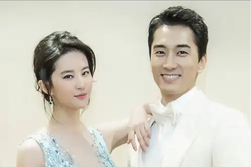 拍吻戏有生理反应怎么办？刘亦菲回应令人脸红，普通人很难做到！