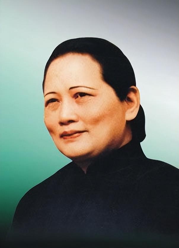 孙中山和宋庆龄的一张真实合影！真是太美了，颜值碾压影视演员！