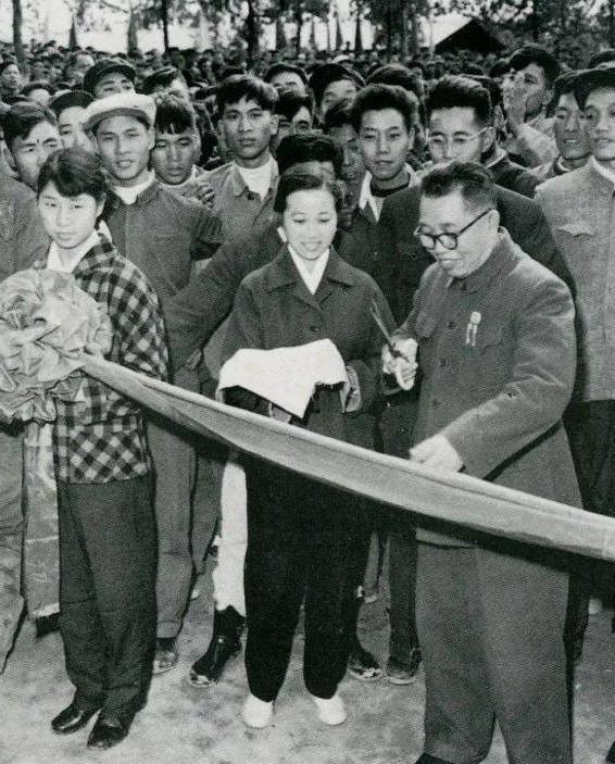 69年谭震林被疏散到广西，当地一把手是他老部下，直接下了道命令