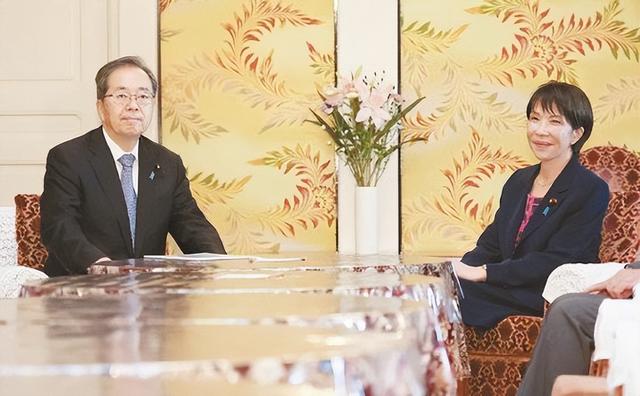 谈不拢就打！中国正式下达第77号令，对日涨价开始，高市故作镇定