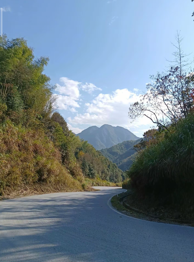 拒绝“冬懒”！鹰潭初冬运动指南：登山、骑行，在风景中唤醒活力【全球学子嘉游赣 奇绝鹰潭逍遥游】