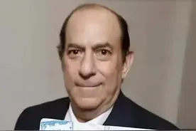 他花25万美元买了张无限次机票，被嘲笑20年，如今航空公司很头疼图片