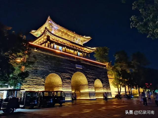 欢迎欢迎，热烈欢迎清明上河园开始运营商丘古城，商丘人兴高采烈