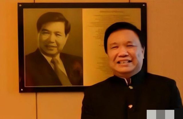 报应来了！捐给美国7千万，满嘴“中国穷关我啥事”，如今破产了