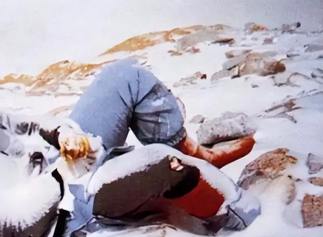 1991年17名登山精英集体遇难，7年后发现诡异登山日记：我们错了