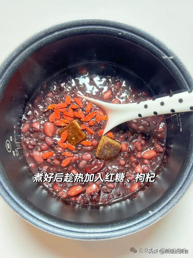 早餐是养肝的“黄金期”，建议多吃这三种食物，对肝脏大有好处
