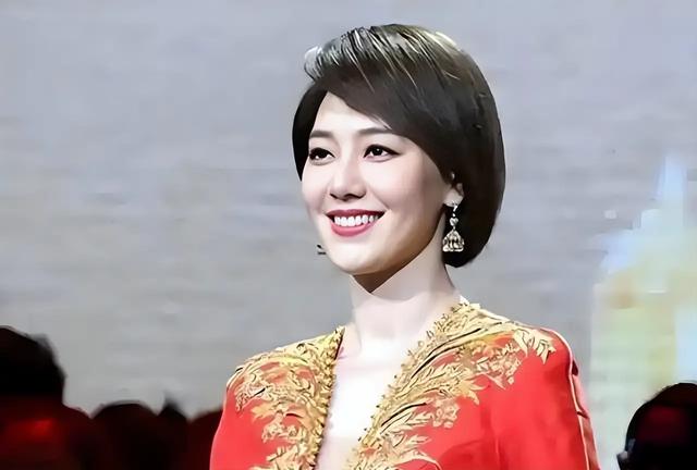 讨好大佬、陪睡上位、遭央视开除，被传与小尼结婚的她如今怎样了