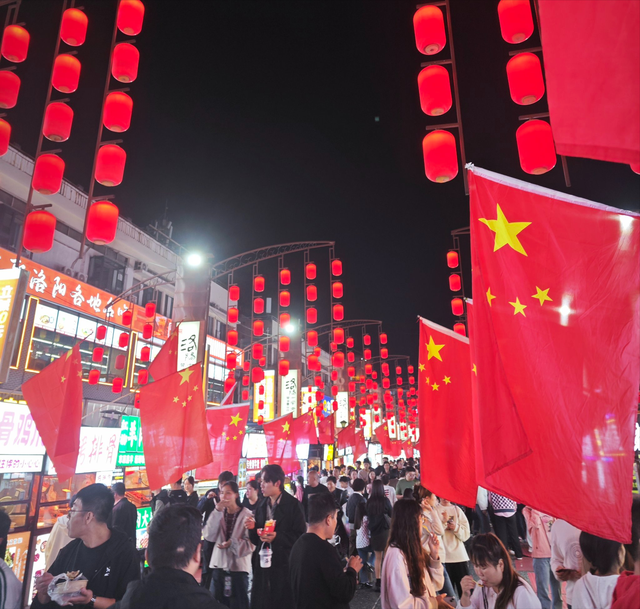 国庆放假首日：人人欢庆，却出现5个“反常现象”，与往年大不同