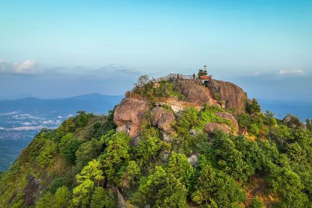 别再去人挤人！这座宝藏小城，一半是山水，一半是客家味